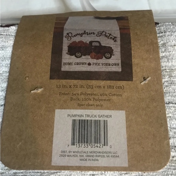 Long Pumpkin Patch Tapestry Table Runner Autumn Fall Thanksgiving Truck NWT - Picture 3 of 5